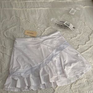Chic White Ruffled Mini Skirt